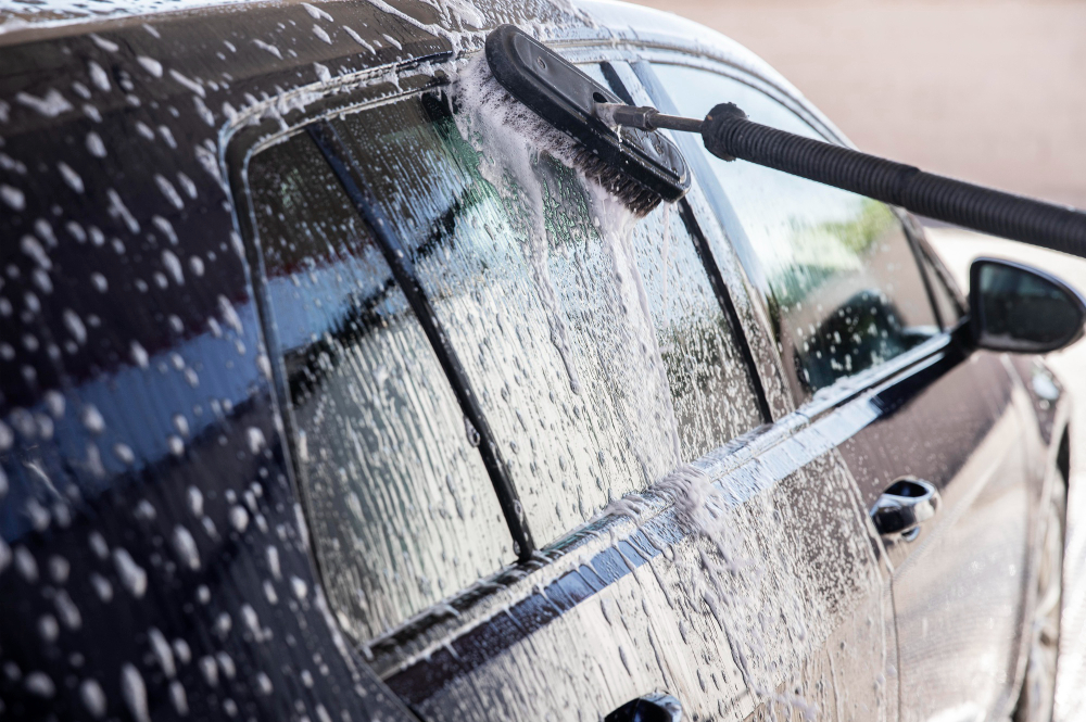 Expert Window Cleaning Hacks for Car Owners